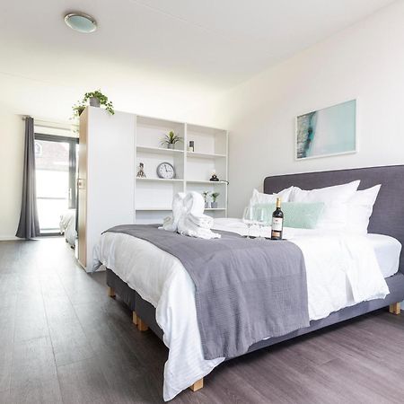 Family Executive Studio With Balcony Open Delft Utopia Flora 20F Exterior foto